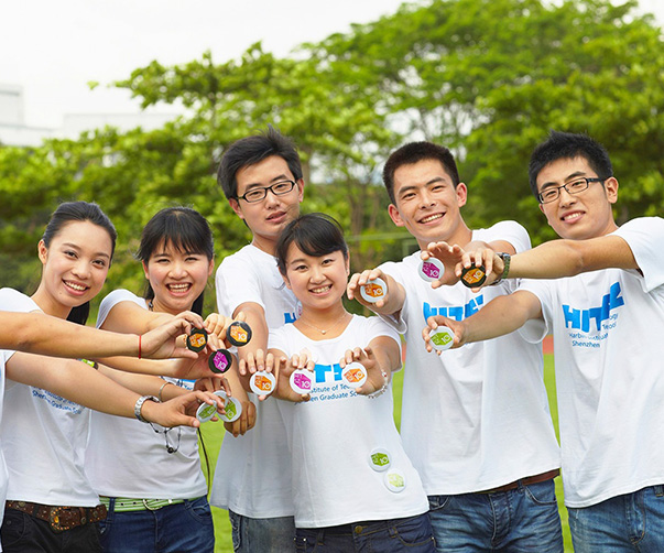 讓視覺表達(dá)更出彩：從簡歷設(shè)計到品牌VI的色彩與版式策略